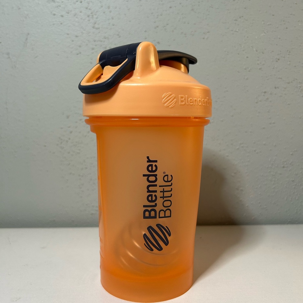 BlenderBottle Classic Shaker Bottle - Orange